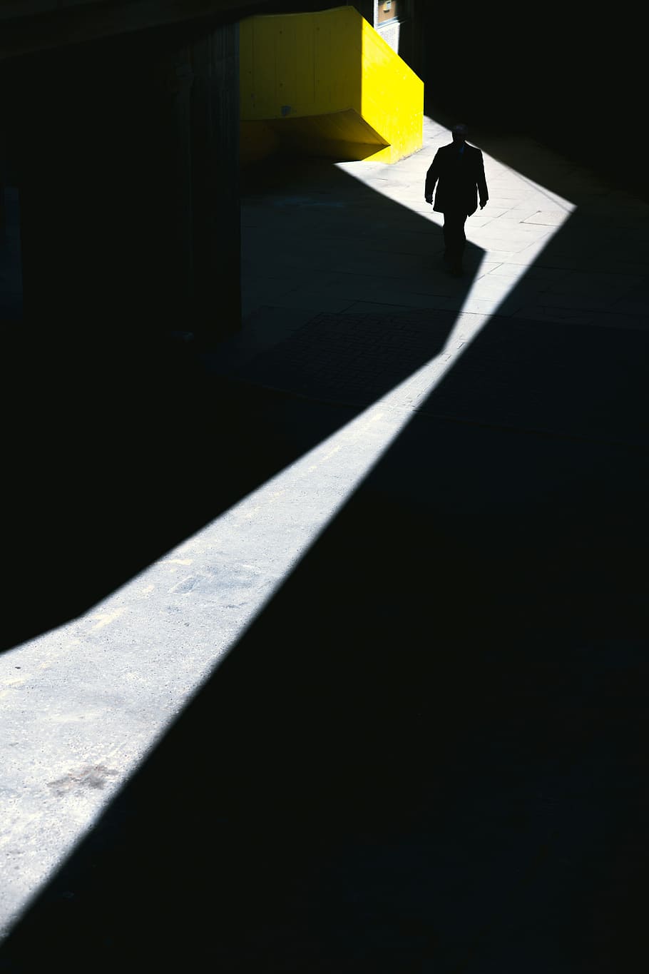 man walking on grey concrete surface, silhouette of man walking towards door, HD wallpaper