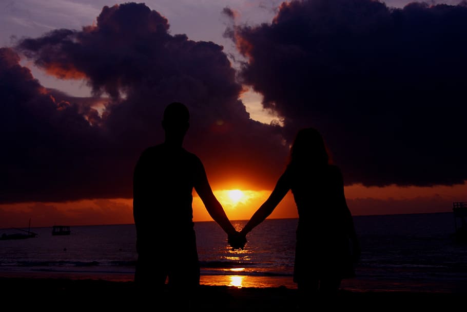 silhouette, two people, holding hands, sunset, beach, seaside, HD wallpaper