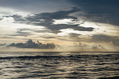 sea, dawn, landscape, nature, beach, clouds, dark, dramatic, dusk HD wallpaper
