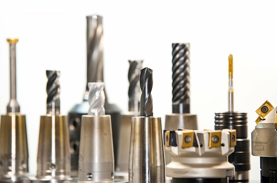 assorted drill bits, carbide drill bit, milling, milling machine