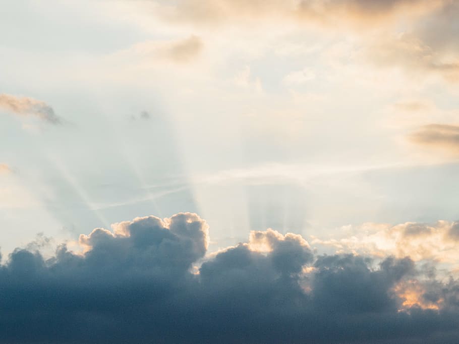 worm's eye view of light through clouds, sunrise, sky, sun rays HD wallpaper