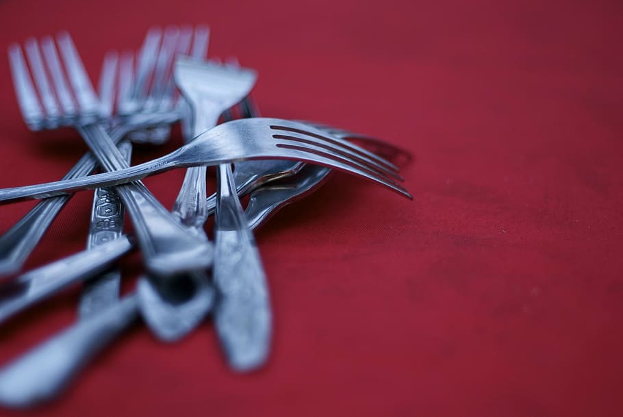 fork, red, macro, kitchen utensil, close-up, indoors, eating utensil HD wallpaper