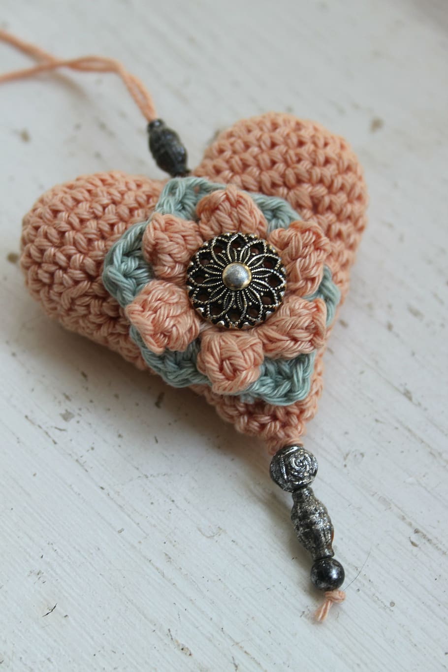 closeup photo of heart knit pendant, vintage, hooks, crochet, HD wallpaper
