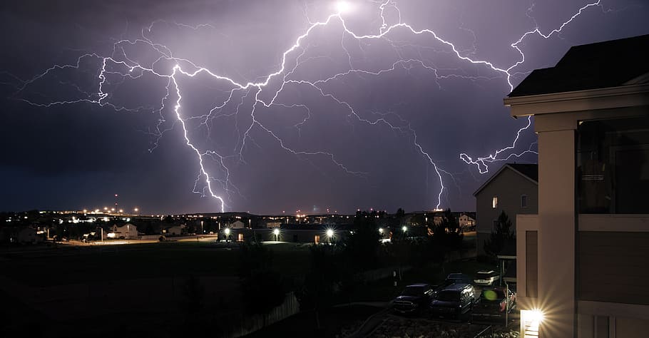 Thunderbolt during night time, storm, rays, electric rain, lightning HD wallpaper
