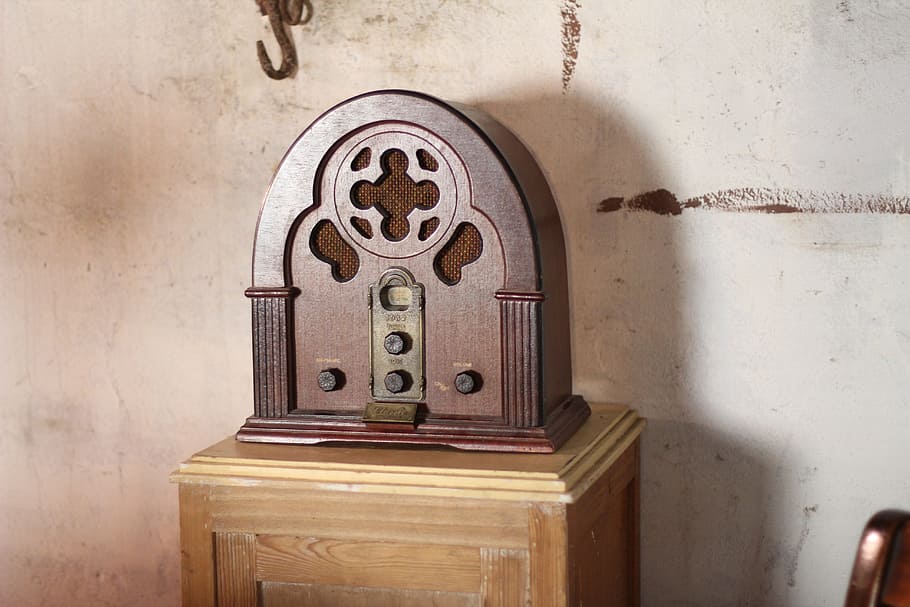 Radio, War, former, arch, old-fashioned, day, indoors, no people HD wallpaper