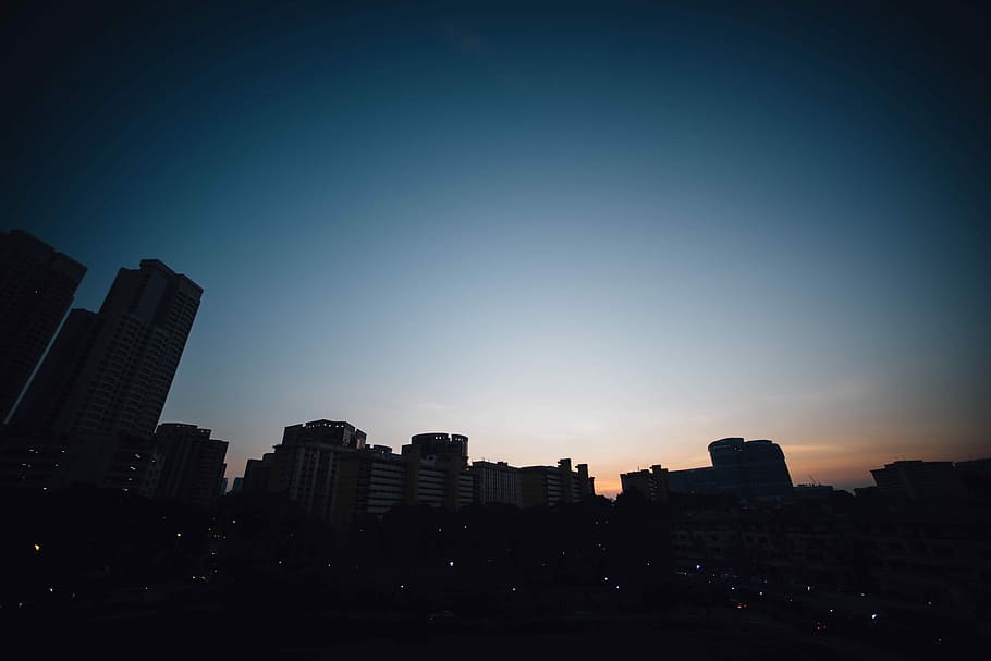 silhouette of city skyline, silhouette of cityscape under clear sky HD wallpaper