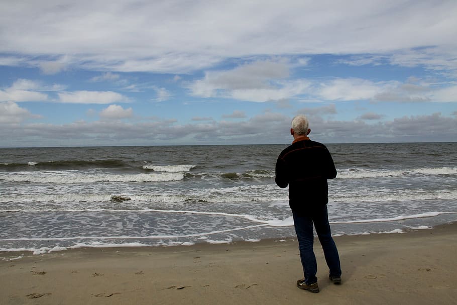 waves, quiet, beach, sea, clouds, water, senior Adult, people HD wallpaper
