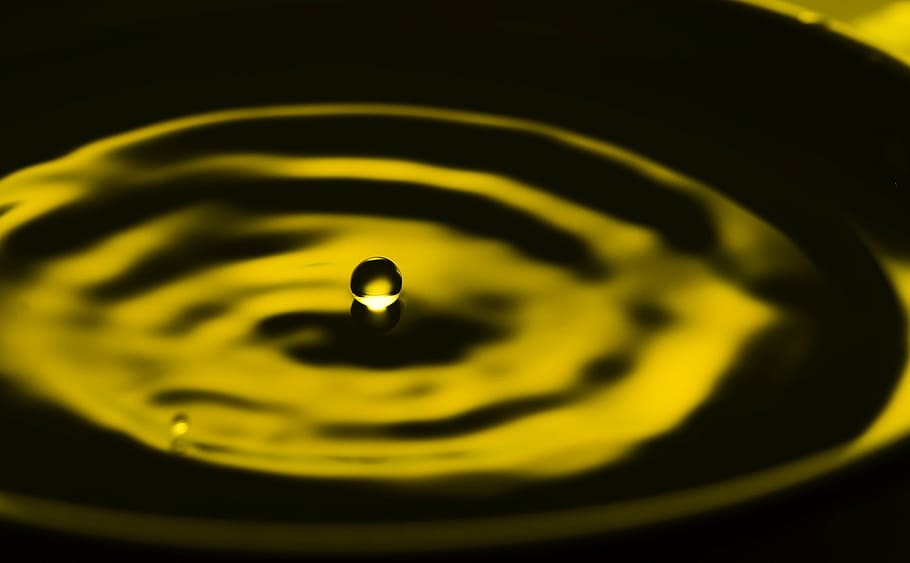 water droplets, circle, liquid, splashing, nature, close-up HD wallpaper