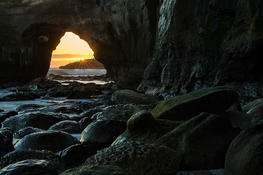 rock arch on seashore, body of water surrounded by rocks, beach HD wallpaper