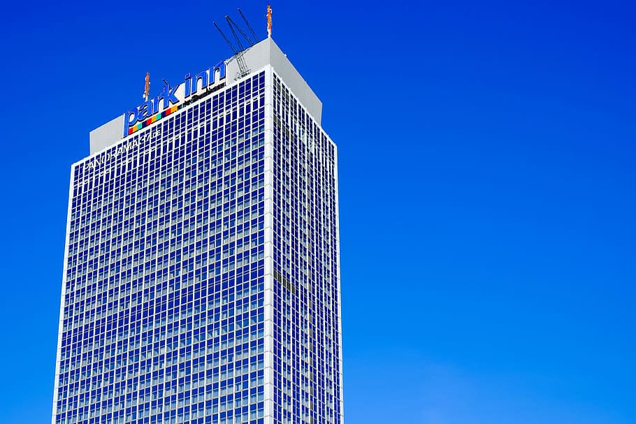 white building, architecture, modern, skyscraper, glass, facade HD wallpaper