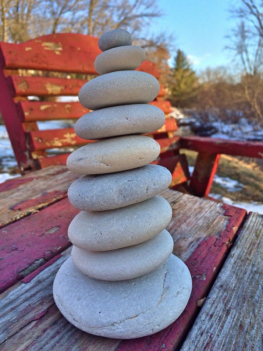 Баланс камней. Баланс фото. Камни сложенные блинами. Relax Stones.