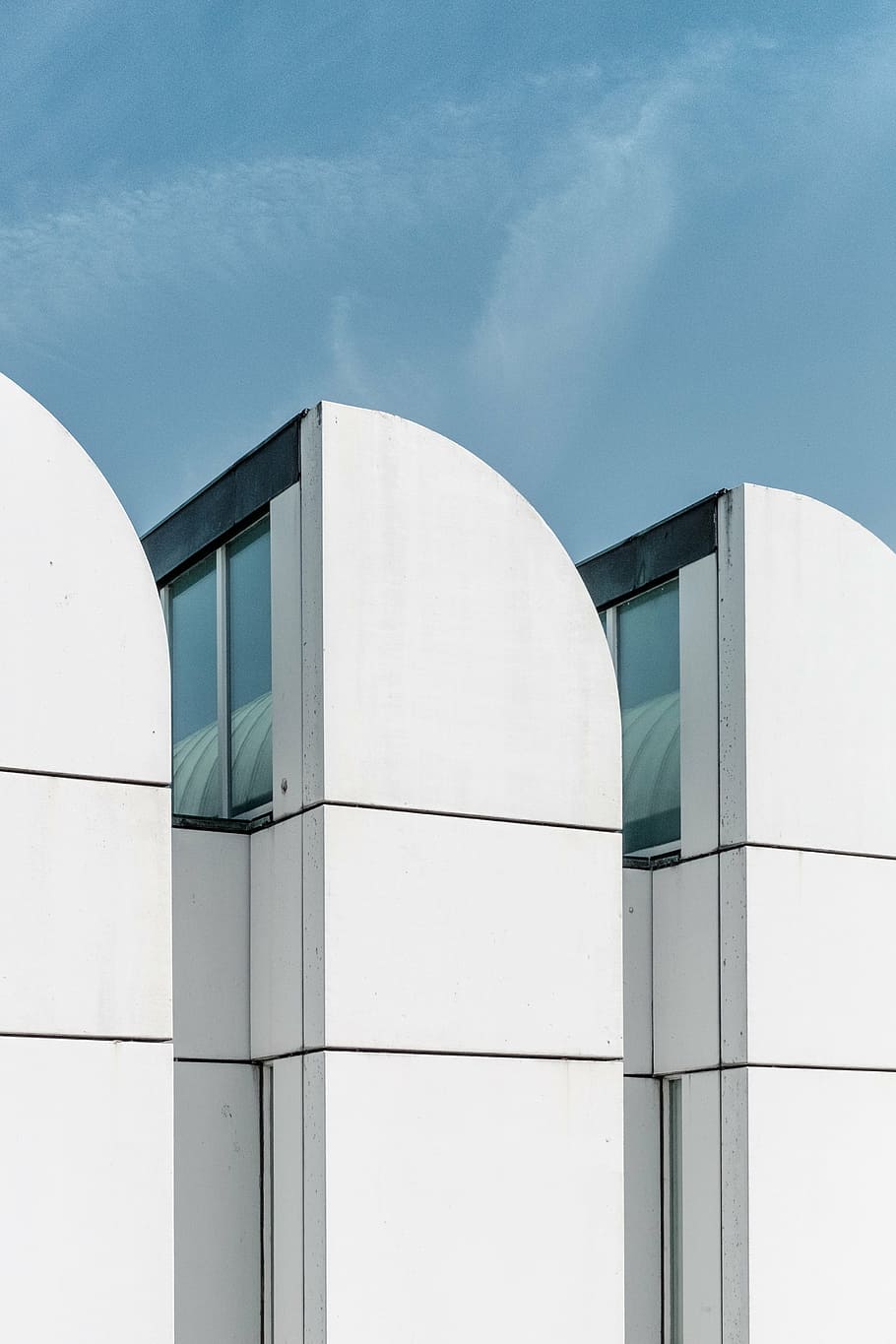 white high-rise building, glass, window, cloudy, sky, architecture HD wallpaper
