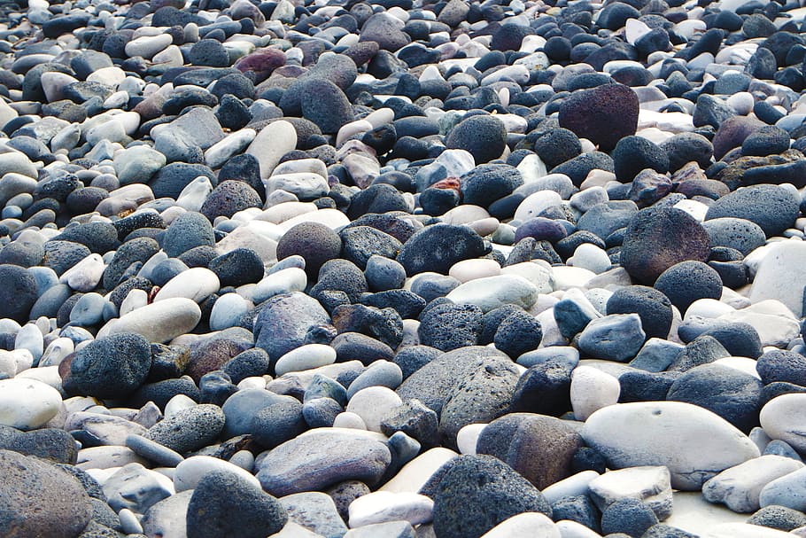 pebble, pebbles, stones, roche, grey, white, black, beach, iceland HD wallpaper