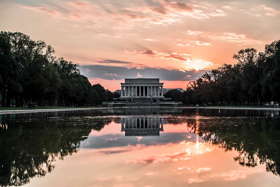 body of water near building, body of water near white building HD wallpaper