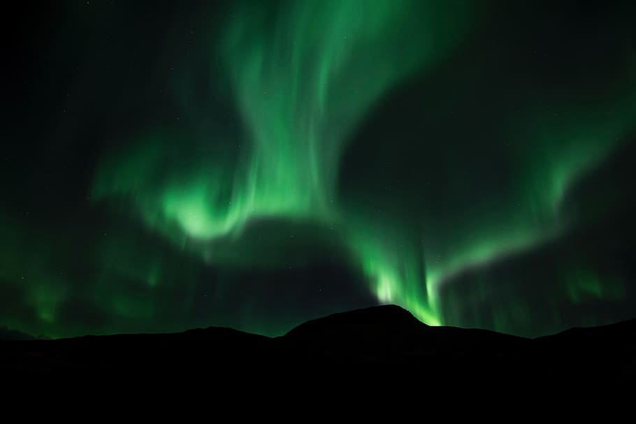 aurora, green, space, sky, atmosphere, mountain, green color HD wallpaper