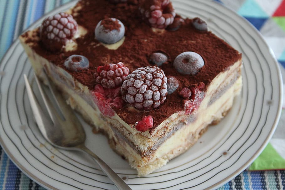 mocha raspberry cake on round ceramic plate, dessert, eating HD wallpaper