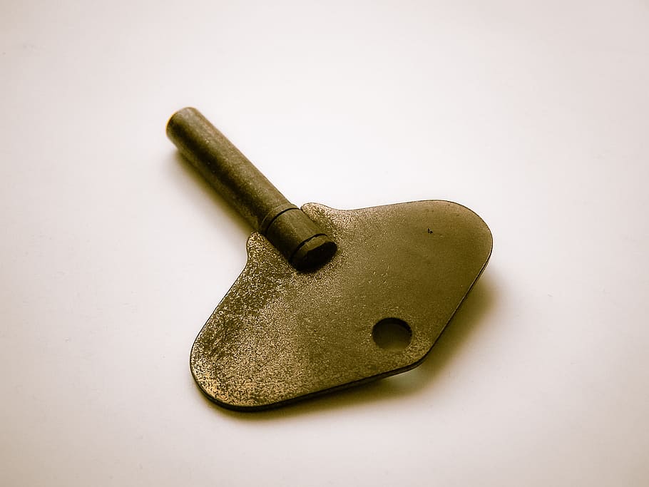 key, clock, windup, winding, old, metal, antique, rusty, mechanical HD wallpaper