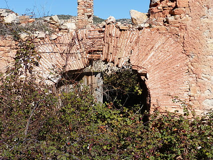 Hd Wallpaper Arc Door Ruin Farmhouse More Deu Priorat Montsant Built Structure Wallpaper Flare