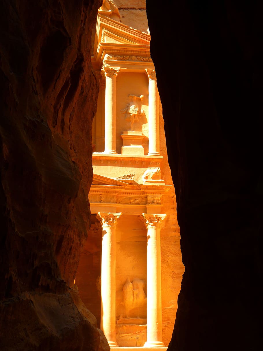 Petra, Jordan, siq, holiday, travel, middle east, canyon, sand stone