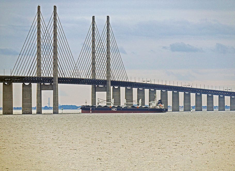 oresund bridge, frachtschiff, the sea crossing, sweden, denmark, HD wallpaper