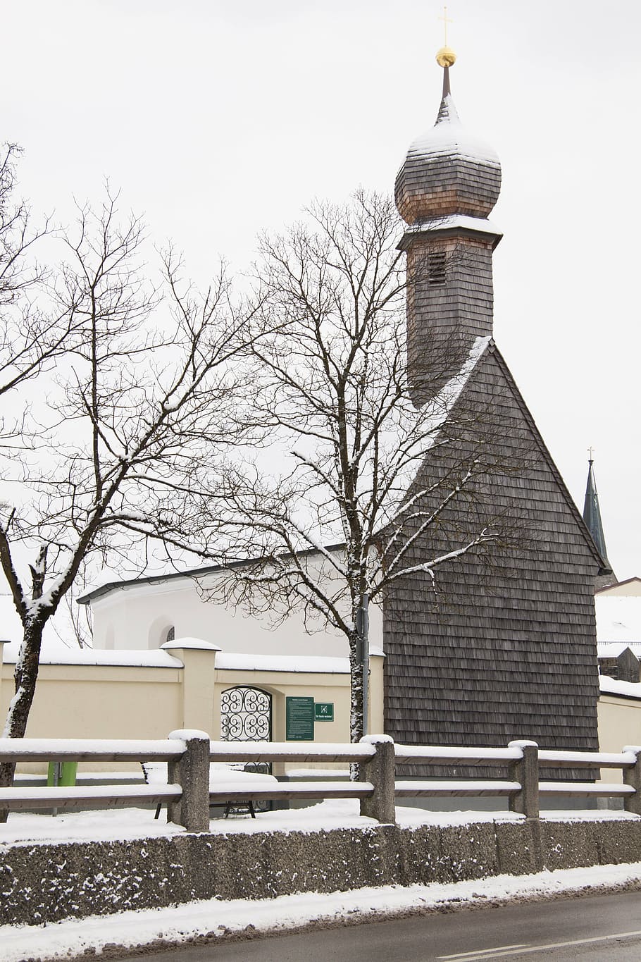 chapel, winter, snow, shingle, wood shingles, onion dome, steeple HD wallpaper