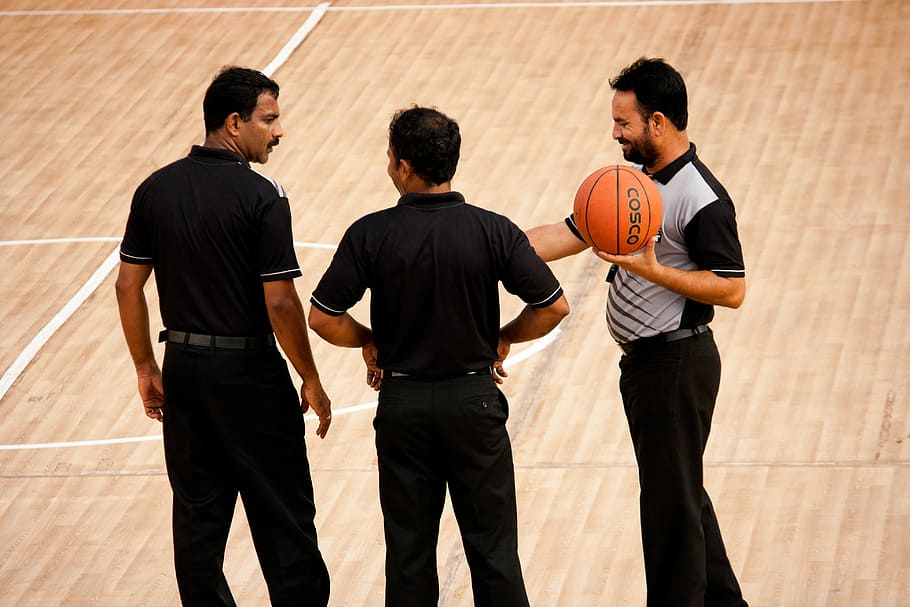 Basketball Referees on the court, photo, officials, public domain, HD wallpaper