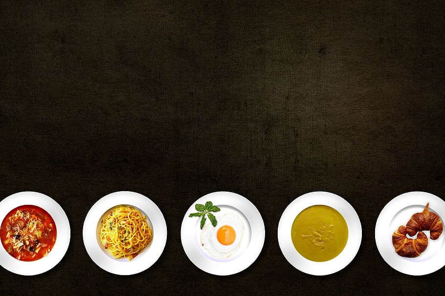 Food on plates in kitchen, food/Drink, breakfast, dinner, dish, HD wallpaper