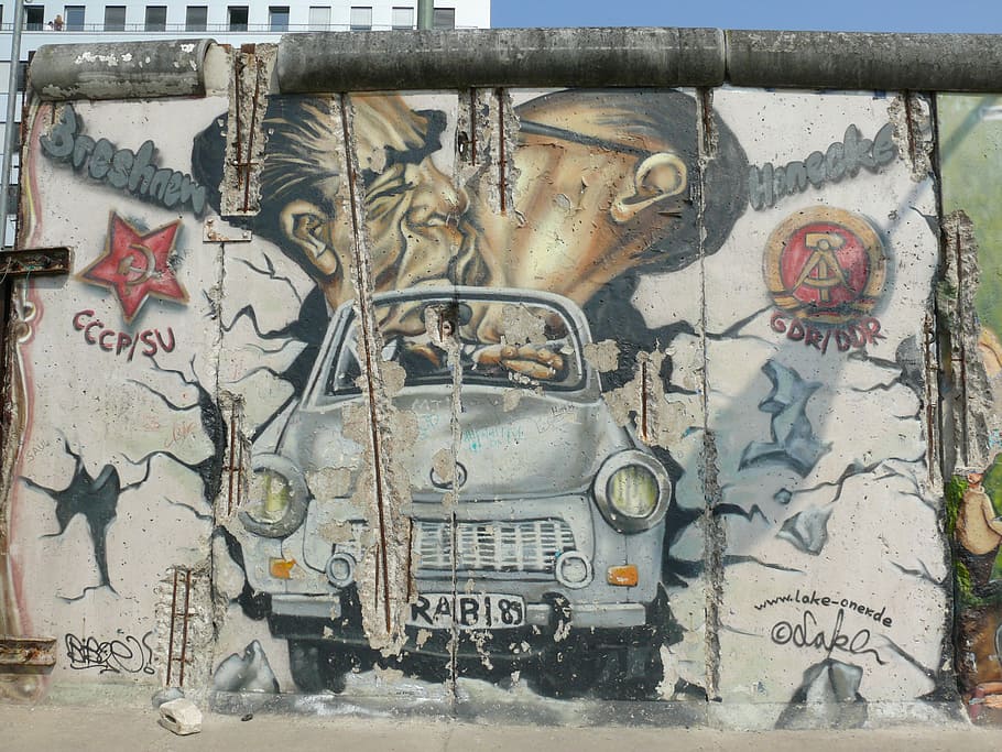 Graffiti, Berlin Wall, Art, by looking, fragment, trabbi, dom HD wallpaper