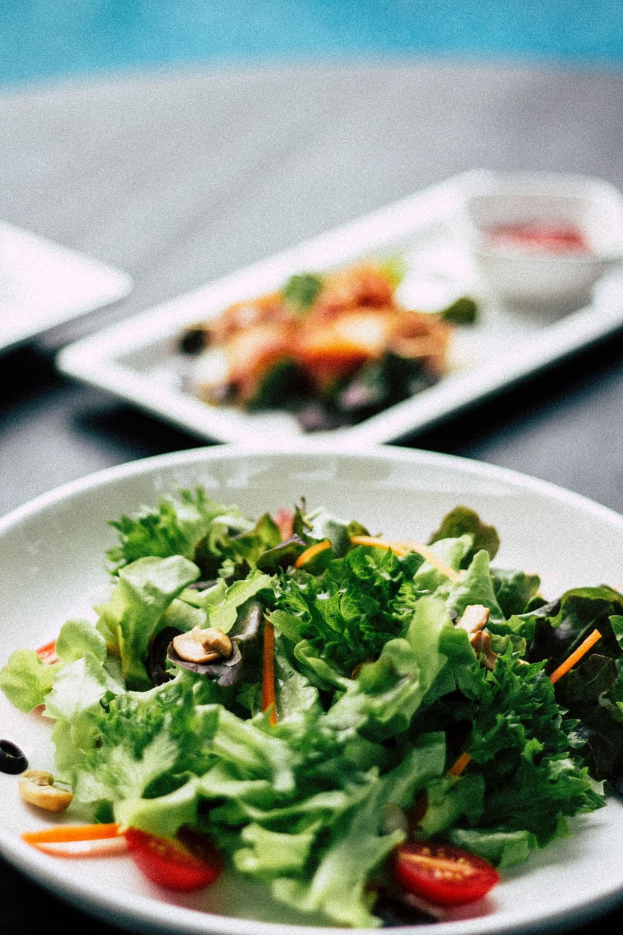 vegetable dish on white ceramic plate, white ceramic plate with vegetable salad HD wallpaper