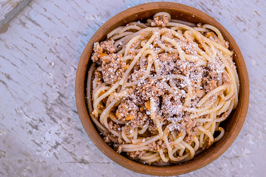 spaghetti-bolognese-food-rustic.jpg