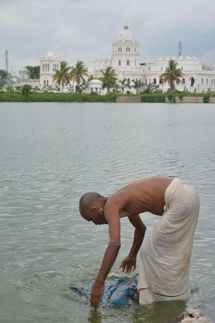Old, Water, Blue, Blue Sky, Men, Washing, memorial place, kingdom HD wallpaper