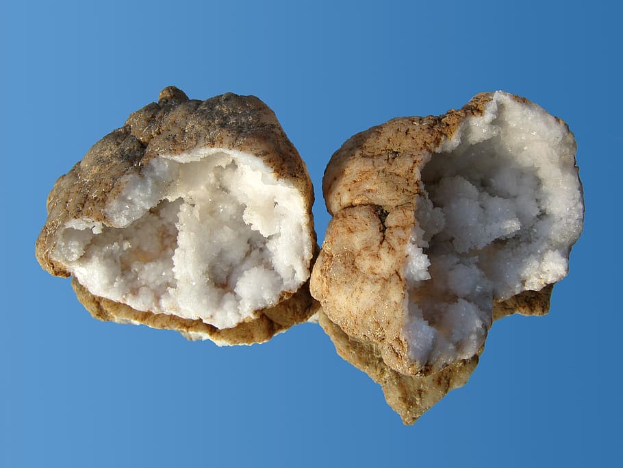 quartz, gem, minerals, rock, broken up, halves, druze, blue HD wallpaper