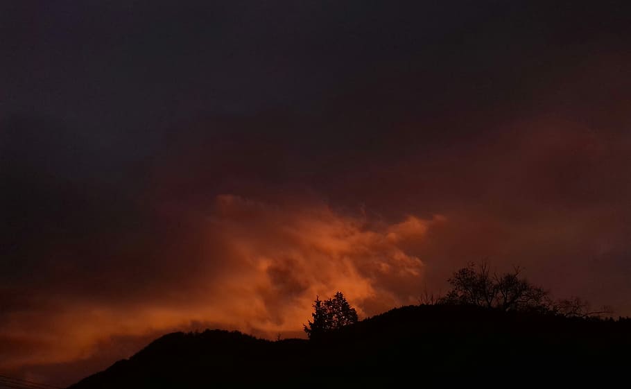 orange clouds on mountain, night, dark, sunset, sunrise, beauty in nature HD wallpaper