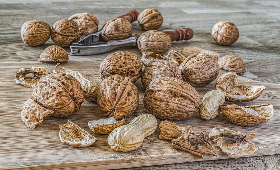 bunch of wallnuts, walnuts, left untreated, fruit bowl, brown HD wallpaper
