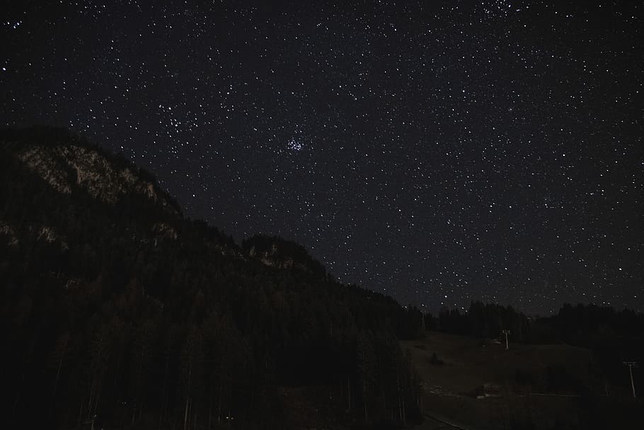 silhouette photo of mountains, mountain under the starry night HD wallpaper
