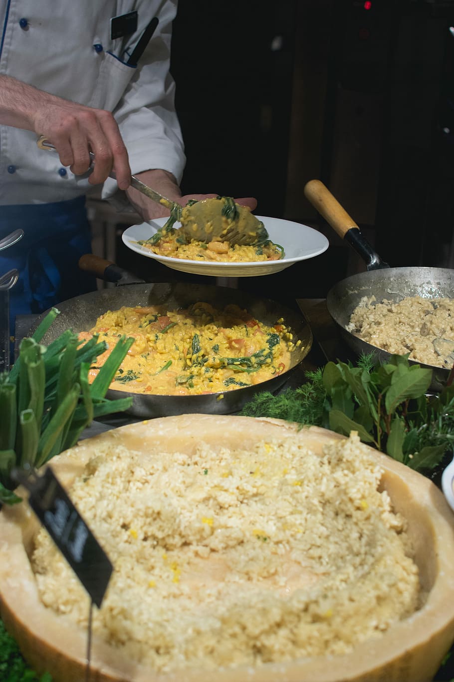 Cook scoops risotto, cooking, food, restaurant, meal, vegetable HD wallpaper