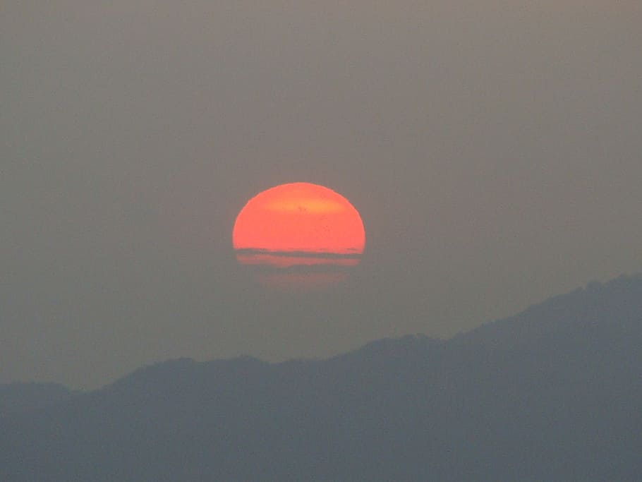 red sun, sunset, sky, scenics - nature, beauty in nature, tranquil scene HD wallpaper