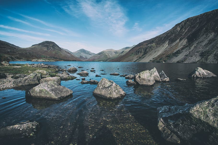 Landscape shot taken with foreground rocks at Wast Water, Lake District, England HD wallpaper