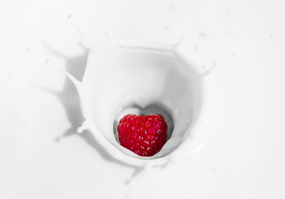 white cream, raspberry, yogurt, milk, fruit, breakfast, healthy HD wallpaper