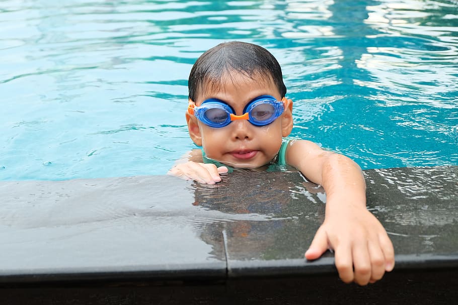 person, hands, water, blue, active, child, face, goggles, h2o HD wallpaper