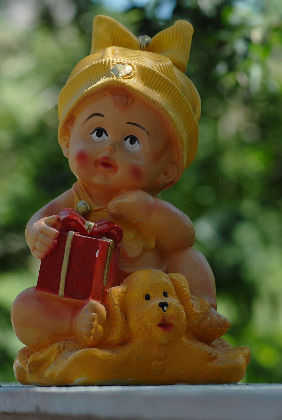 sculpture, toy, ceramic, representation, childhood, focus on foreground HD wallpaper