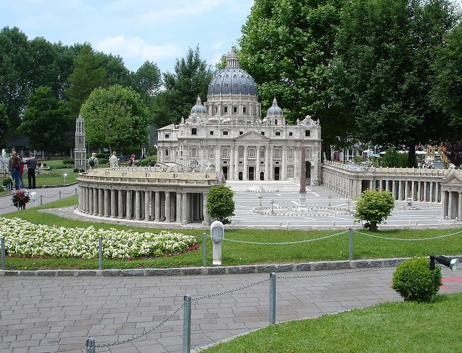 Model of St. Peter's, Rome in Klagenfurt, Austria, architecture HD wallpaper