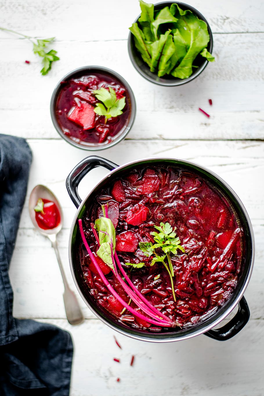 pot of red sauce food, stew in pot, flat lay, beets, beetroot HD wallpaper