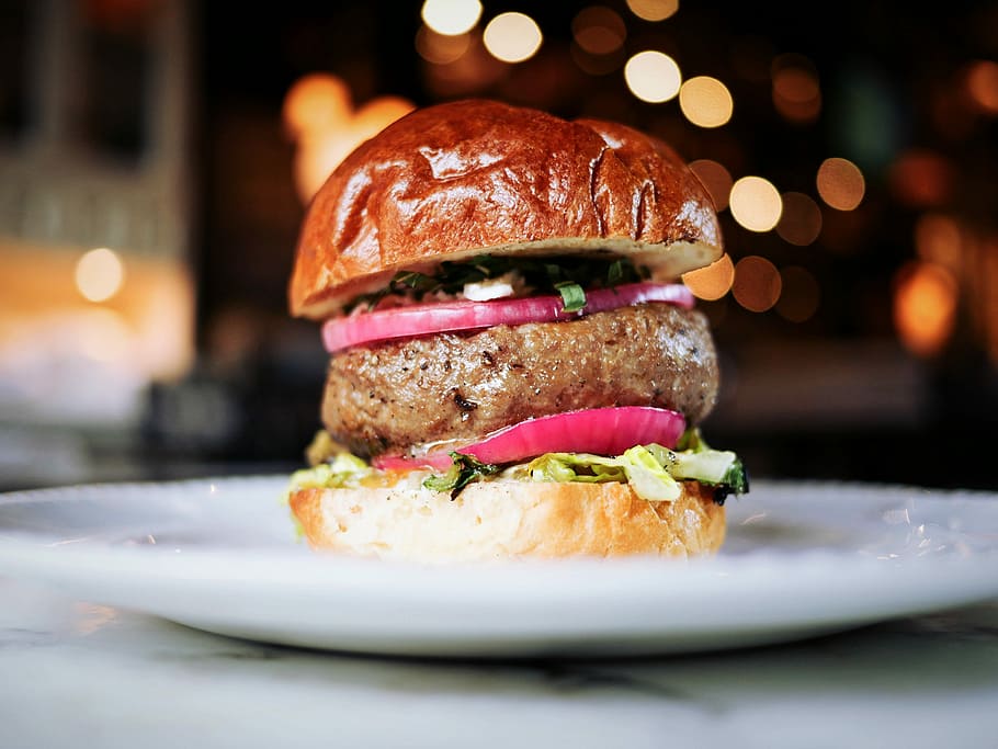 shallow focus of burger with patty, vegetable and onion, hamburger HD wallpaper