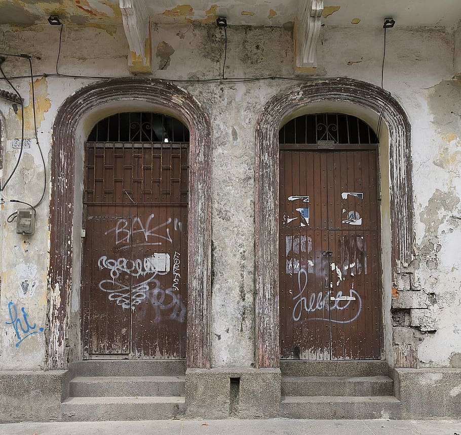 Doors, Architecture, Colonial, Graffiti, grunge, painted, spray paint HD wallpaper