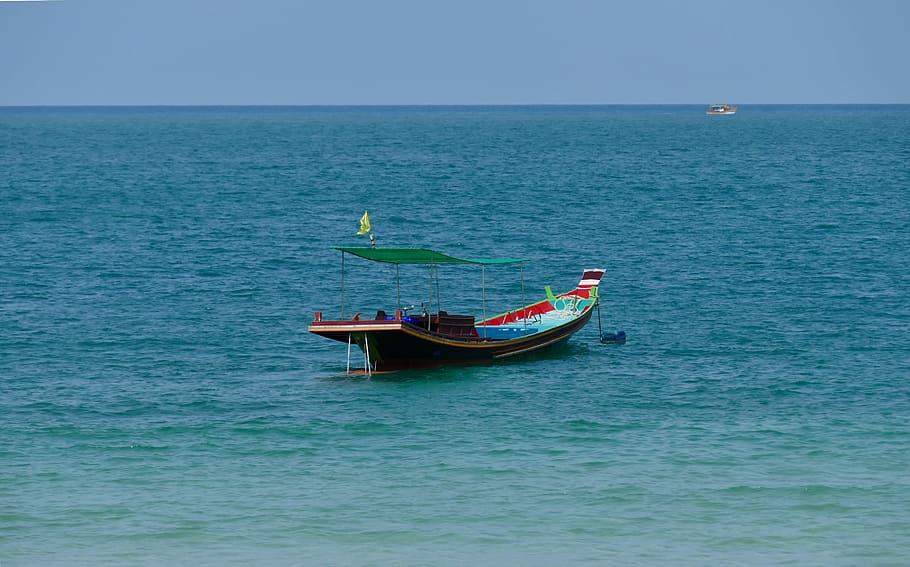 boat on body of water during daytime, sea, waters, boot, ocean HD wallpaper