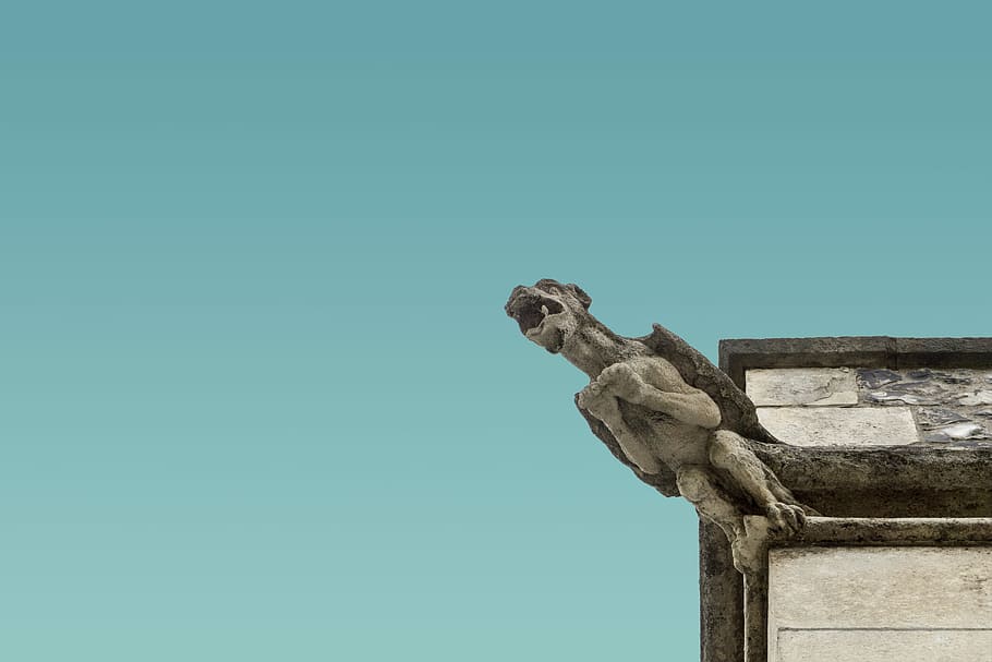 concrete gargoyle on structure edge, brown gargoyle low-angle photography HD wallpaper