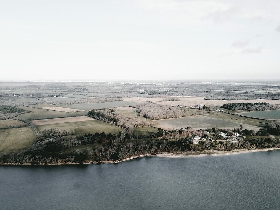 Lepe Beach, Hampshire, aerial view of farm beside body of water, HD wallpaper