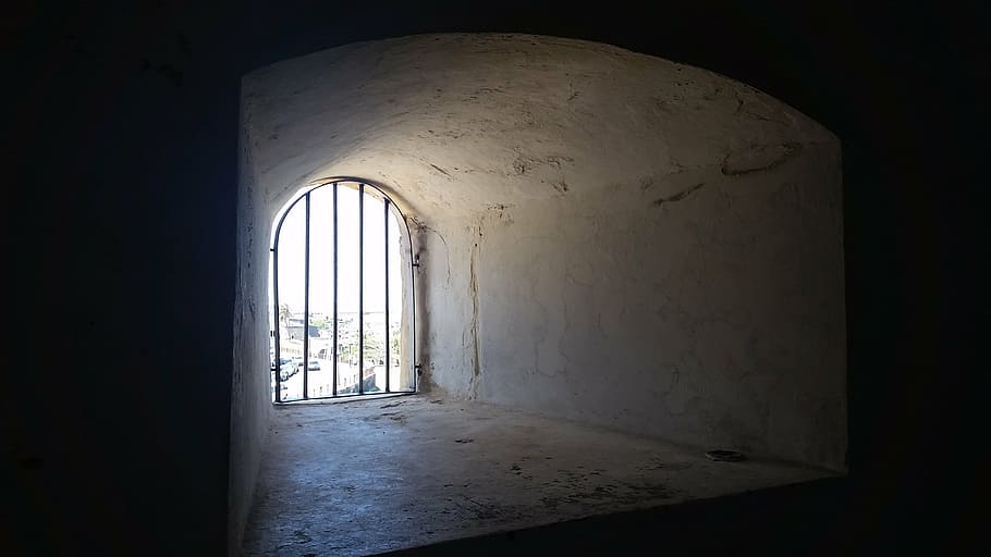 closed steel gate during daytime, prison, captivity, jail, dom HD wallpaper