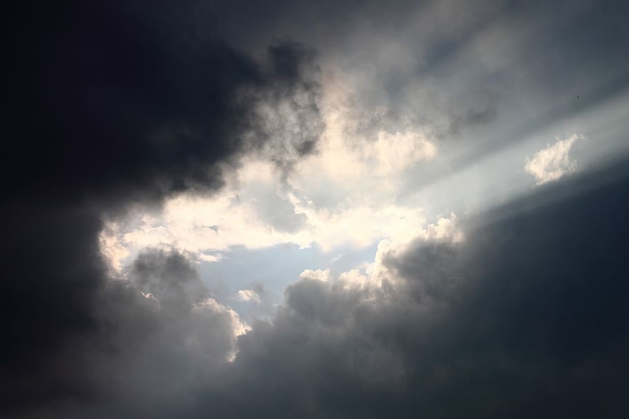 cloud during daytime, dark clouds, rays of the sun, after the storm, HD wallpaper